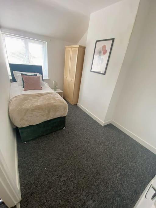 3-Bed Home From Home, Sleeps 6, Great For Contractors, Close To Gulliver'S Valley Theme Park, Free Parking, Hot Tub, Couple Retreat Sheffield Buitenkant foto