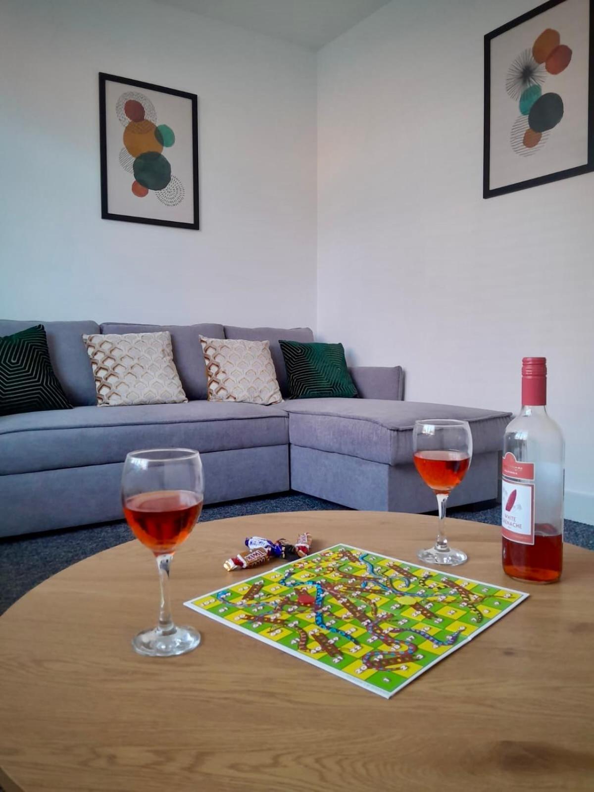 3-Bed Home From Home, Sleeps 6, Great For Contractors, Close To Gulliver'S Valley Theme Park, Free Parking, Hot Tub, Couple Retreat Sheffield Buitenkant foto