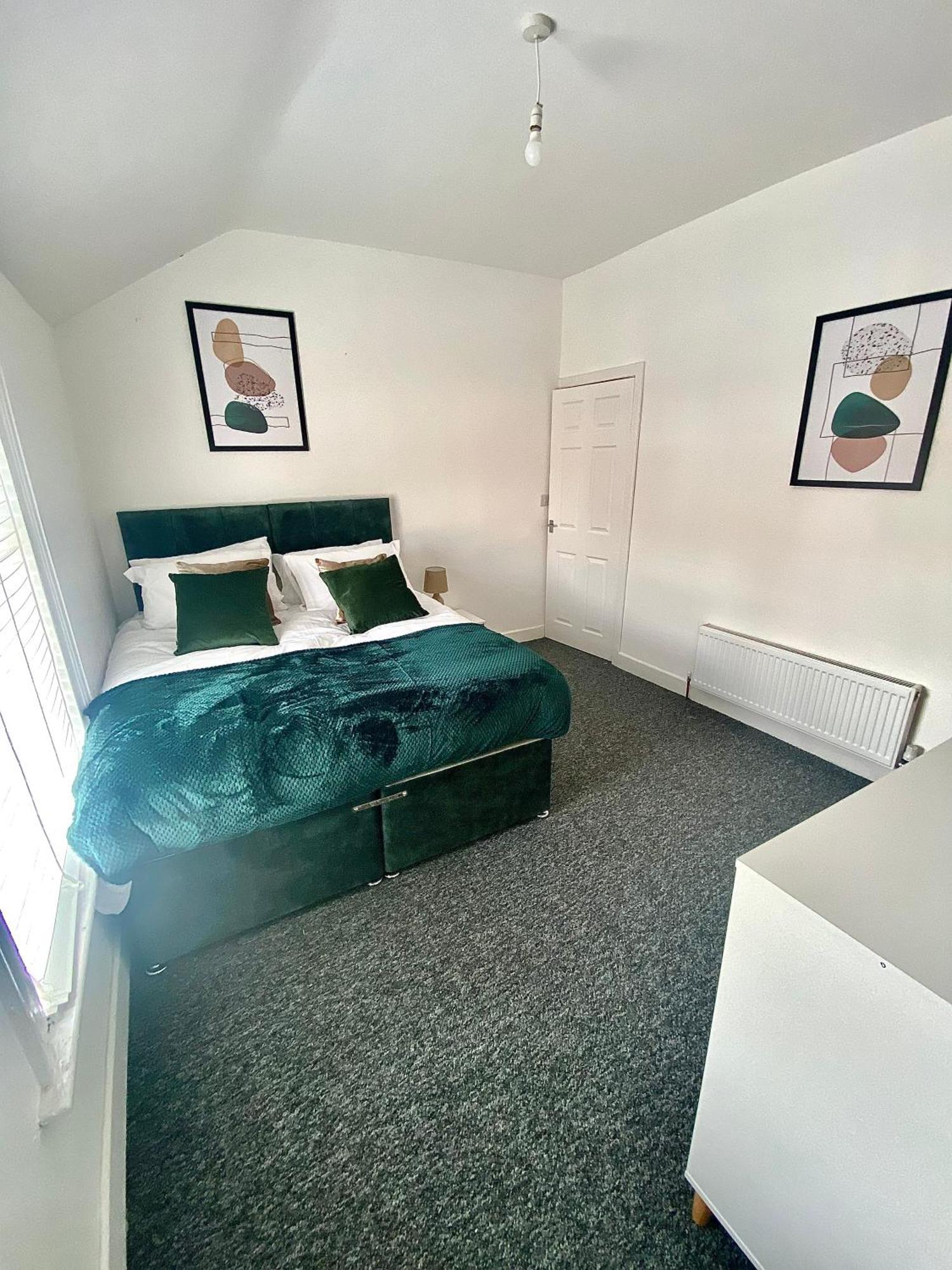 3-Bed Home From Home, Sleeps 6, Great For Contractors, Close To Gulliver'S Valley Theme Park, Free Parking, Hot Tub, Couple Retreat Sheffield Buitenkant foto