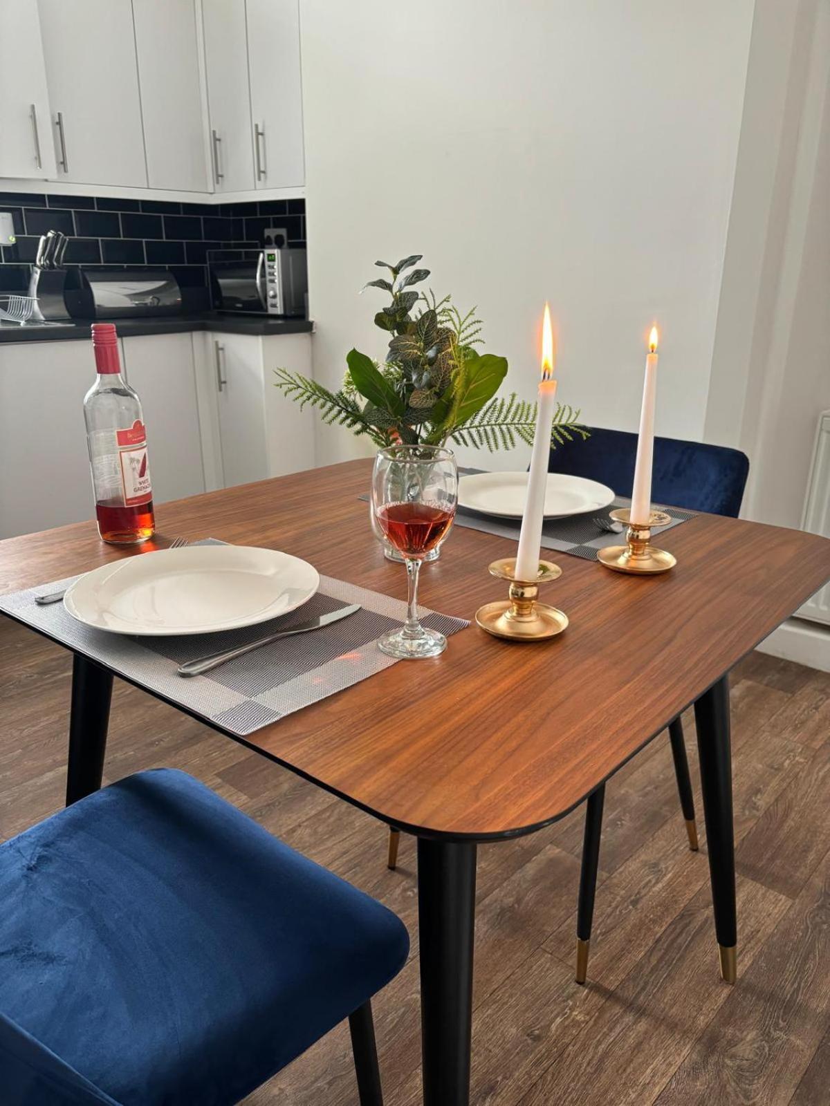 3-Bed Home From Home, Sleeps 6, Great For Contractors, Close To Gulliver'S Valley Theme Park, Free Parking, Hot Tub, Couple Retreat Sheffield Buitenkant foto