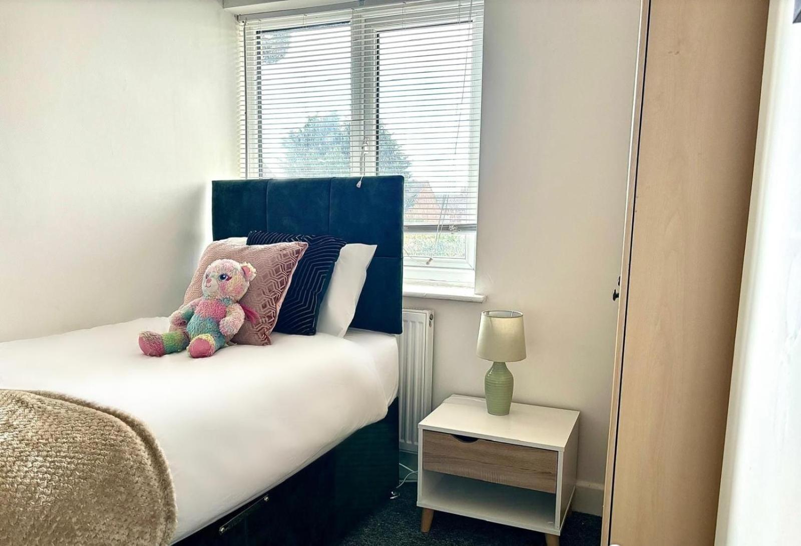 3-Bed Home From Home, Sleeps 6, Great For Contractors, Close To Gulliver'S Valley Theme Park, Free Parking, Hot Tub, Couple Retreat Sheffield Buitenkant foto